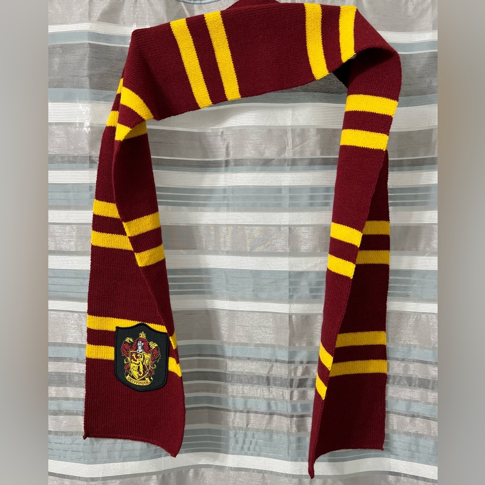 Harry Potter Gryffindor Scarlett and Gold Scarf 🧣